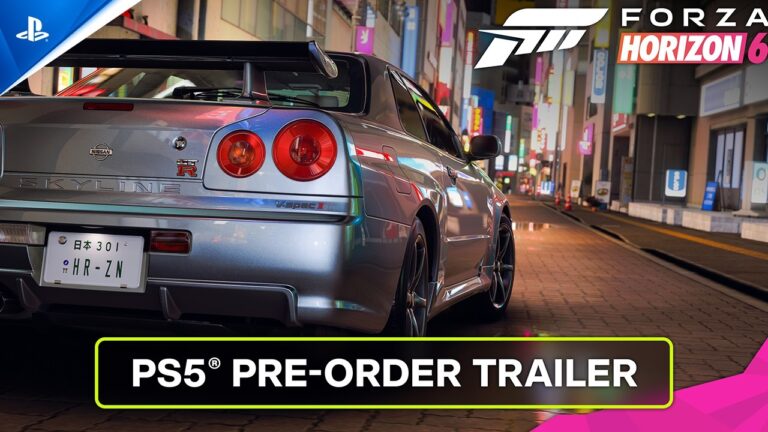 Un Nissan Skyline GT-R plateado en una calle de Tokio llena de neones, en Forza Horizon 6 para PS5